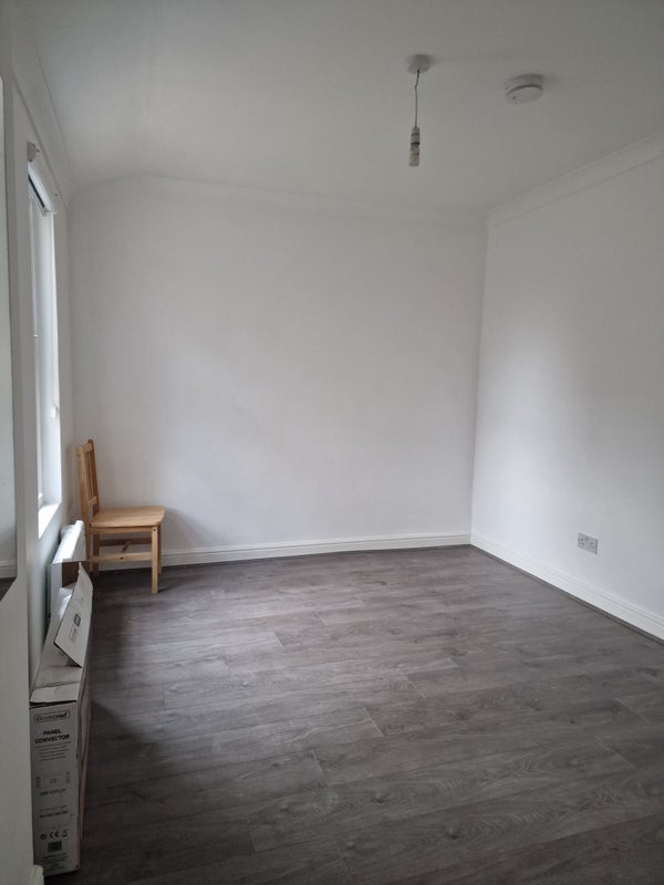 'Newly refurbished Selfcontained studio DSS Room to Rent from