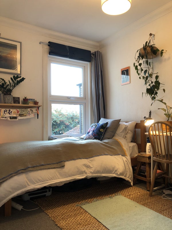 'Bright single/ double room in west Norwich' Room to Rent from SpareRoom