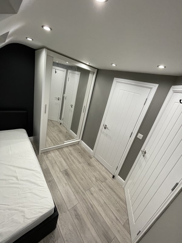 'Brand New 1 Bedroom Flat Bills included' Room to Rent from SpareRoom