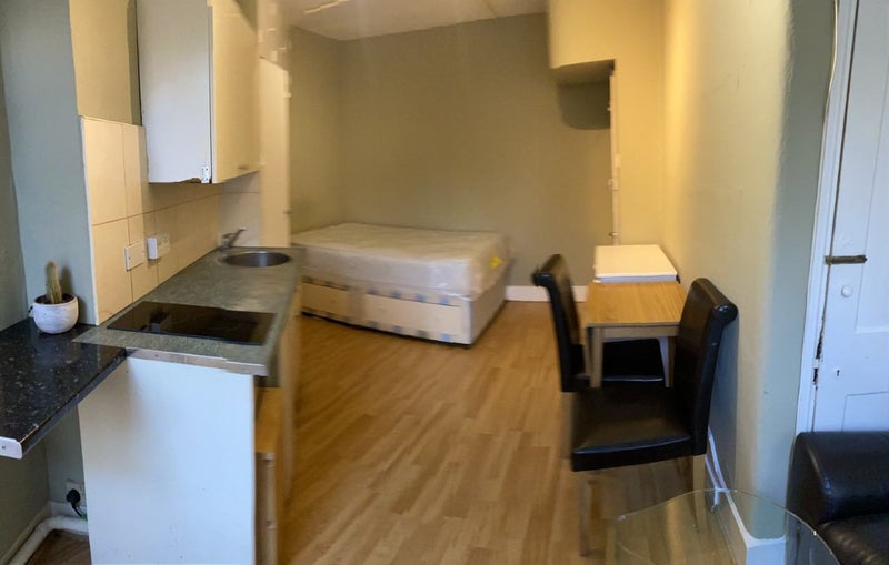 'Selfcontained double studio in Chiswick' Room to Rent from SpareRoom