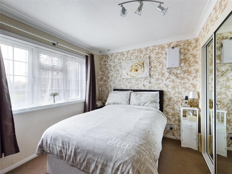 '1 Bedroom flat near Heathrow airport' Room to Rent from SpareRoom