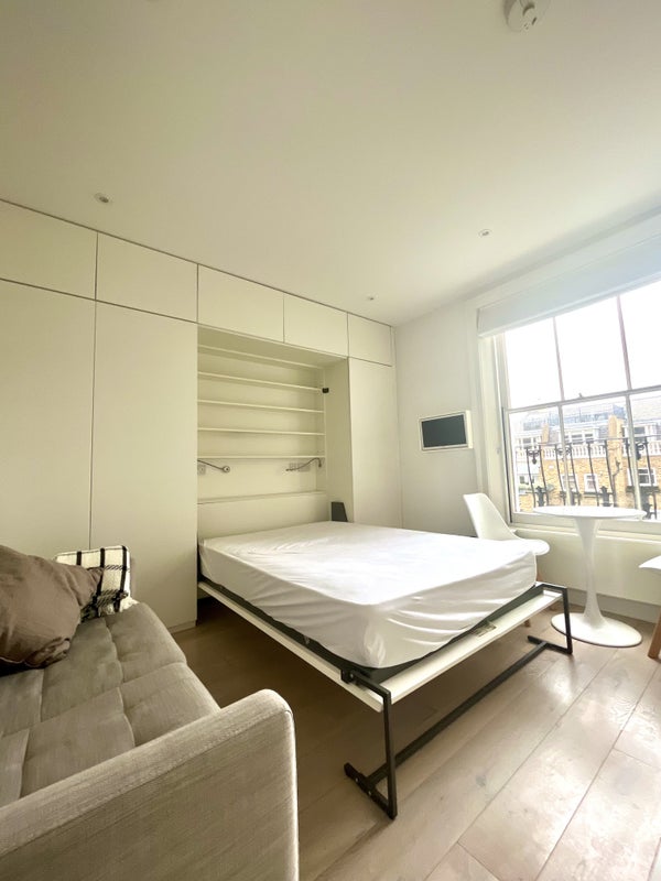 'Studio apartment / 1 bed flat in central London' Room to Rent from