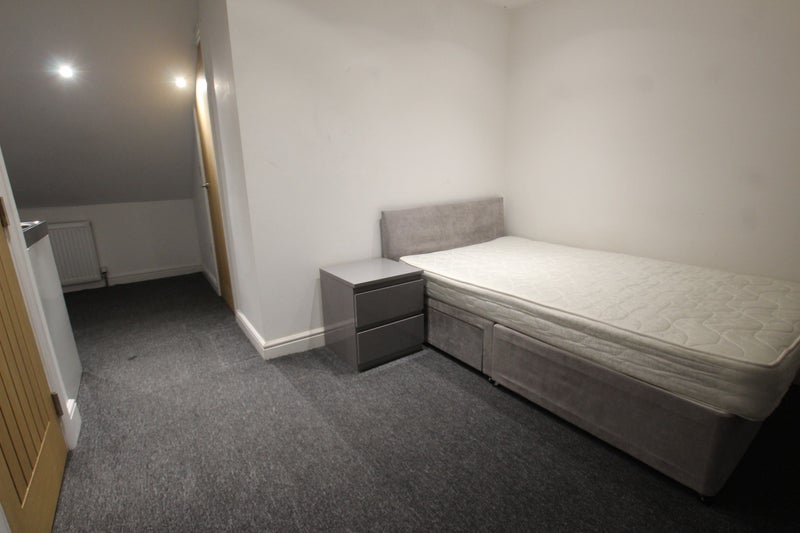 'Studio Flat with OffStreet Parking Eltham, SE9' Room to Rent from SpareRoom