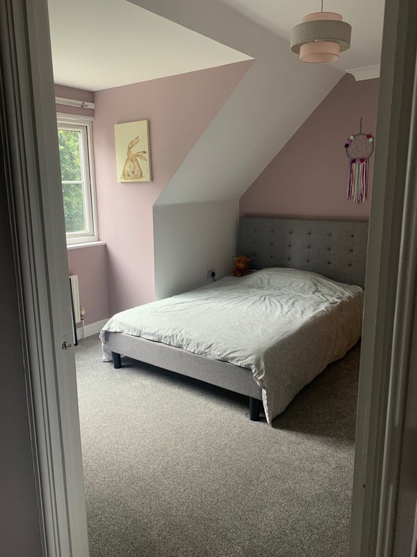 Photo 1: Furnished Double bedroom 