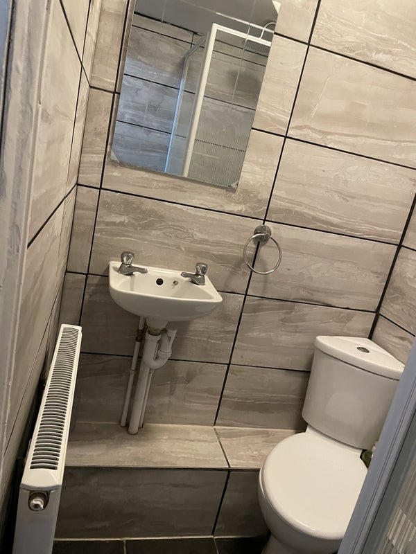 'Double Room in shared House Goodmayes near Station' Room to Rent from