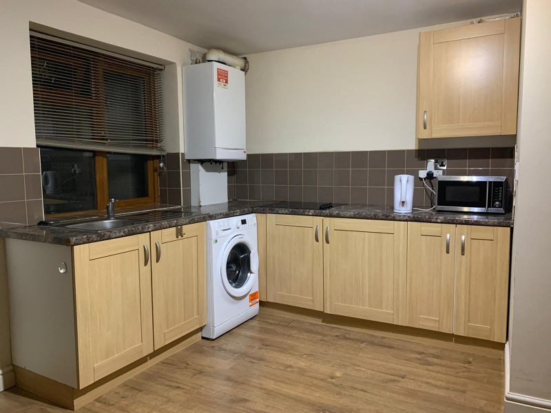 Photo 1: Kitchen