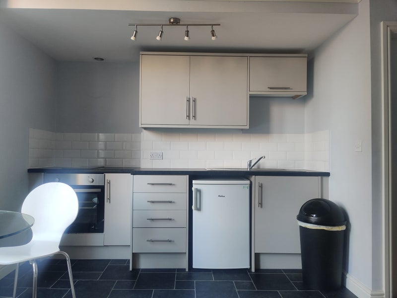 'Studio Flat Bristol Clifton, BS8 2DJ' Room to Rent from SpareRoom