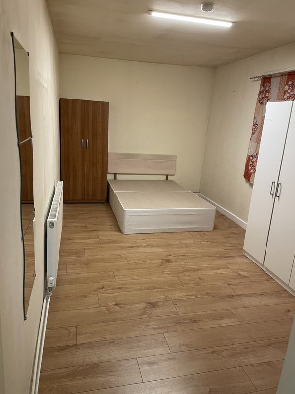 'Big Studio Flat For Rent Edgware' Room to Rent from SpareRoom