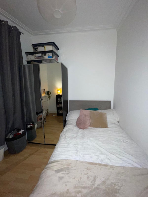 '1 Double Room in Edinburgh ' Room to Rent from SpareRoom