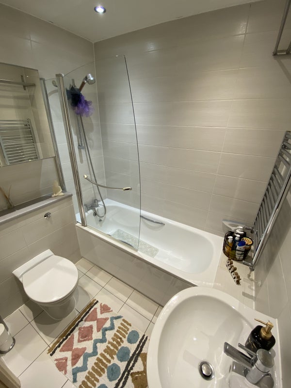 'Whole Property! 1 Bedroom Flat Furnished' Room to Rent from SpareRoom