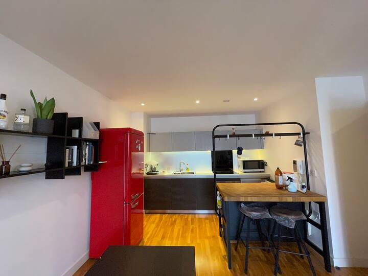'Central Flat Furnished with View Near Piccadilly ' Room to Rent from