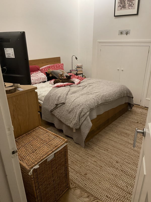 'Spacious double room for rent in Ealing W13' Room to Rent from SpareRoom