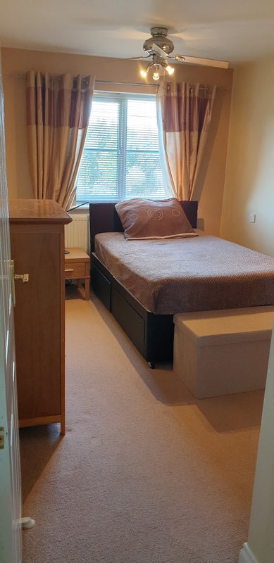 Photo 1: Second floor Large Double Bedroom No. 1 with ensuite 