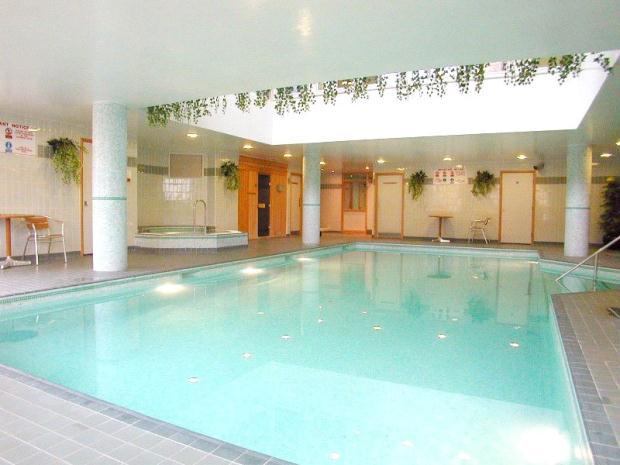 '# 3 Free Rooms With Pool, Gym , Jacuzzi Included' Room to Rent from ...