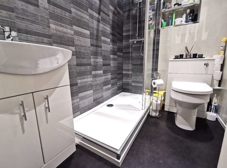 Photo 1: Bathroom