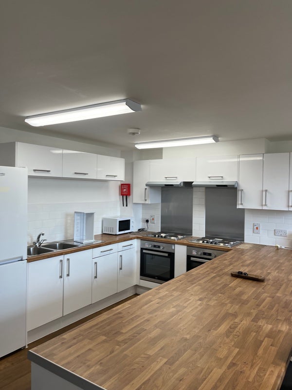 'Room Available take over TENANCY from april 1st ' Room to Rent from