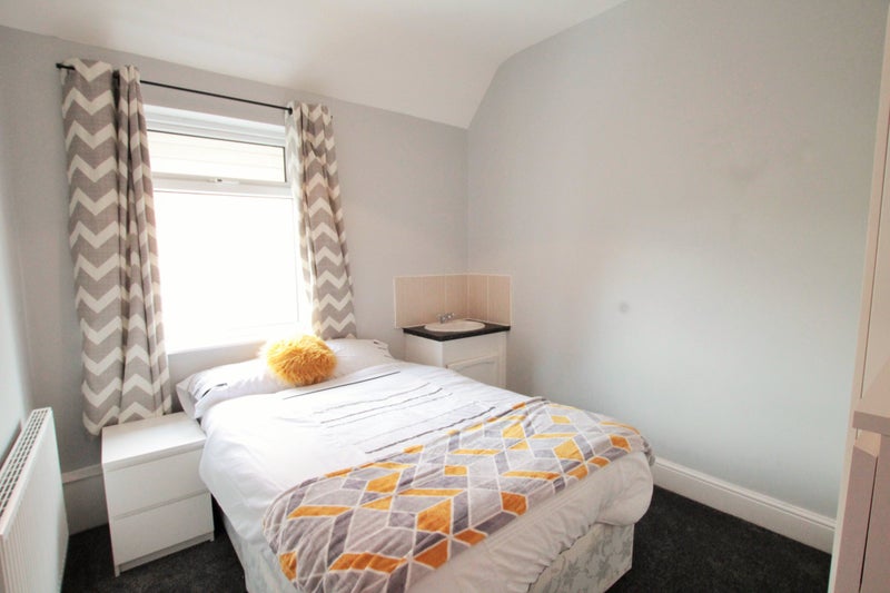 'Double Furnished Room in Crossgates' Room to Rent from SpareRoom