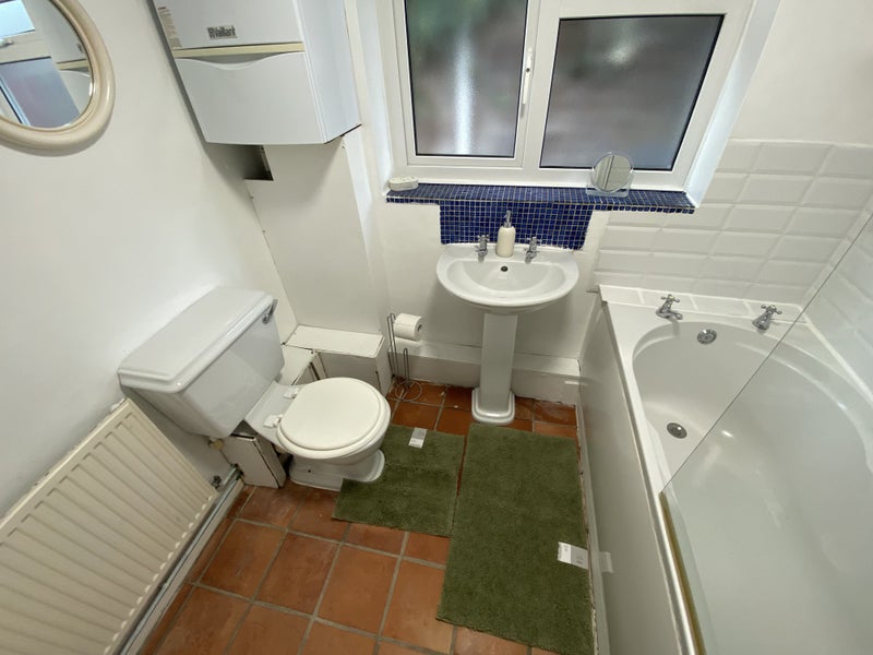 'Bright double room in Stratford! ' Room to Rent from SpareRoom