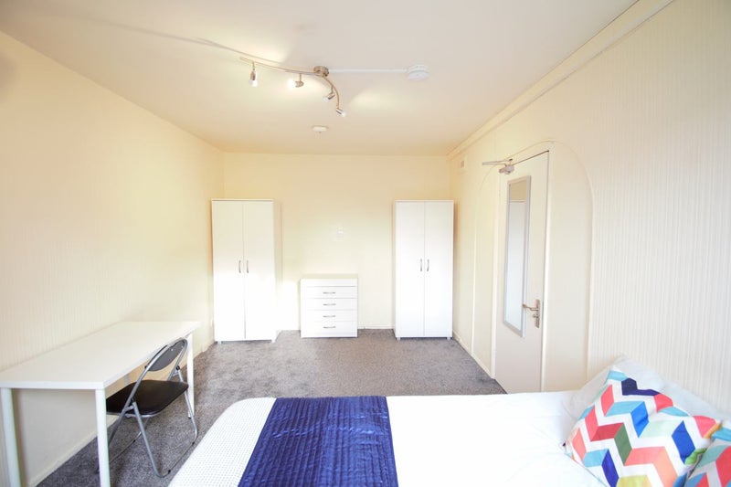'Last room available Kilburn ' Room to Rent from SpareRoom