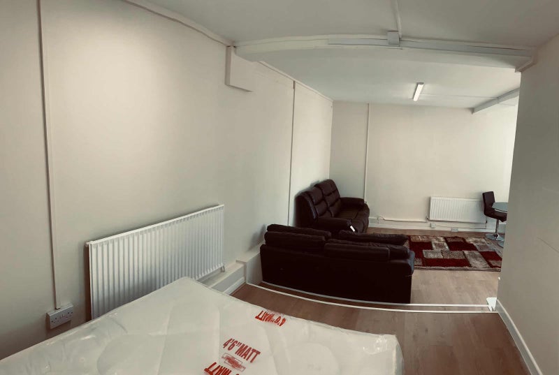 '1 Bedroom flat/Studio in Walthamstow Central' Room to Rent from SpareRoom