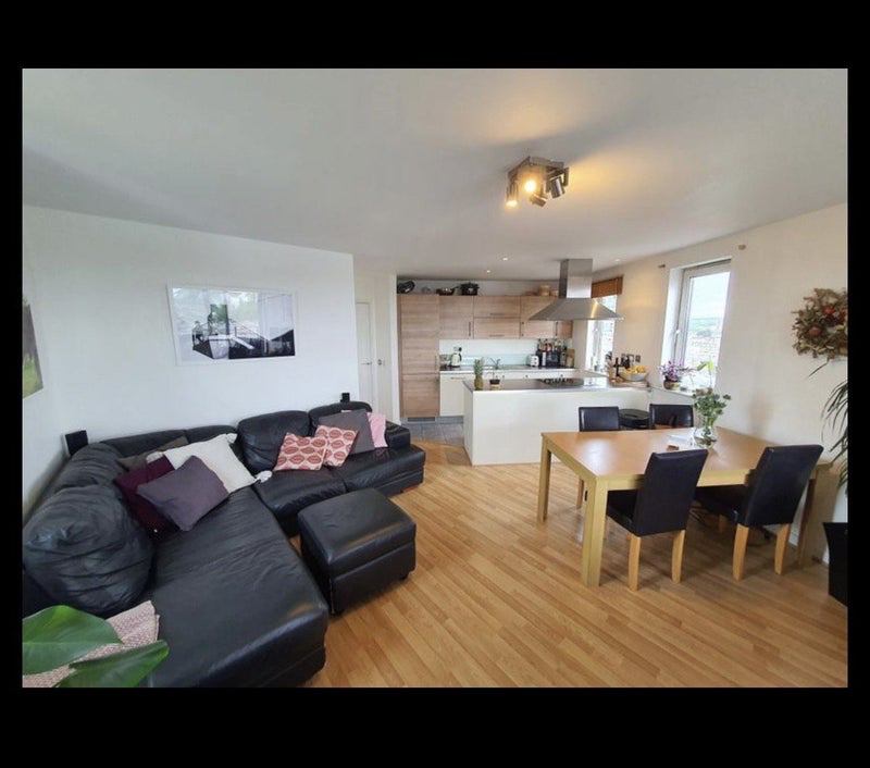 'Ensuite room in 8th floor flat, central Dalston' Room to Rent from