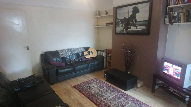 Photo 1: lounge