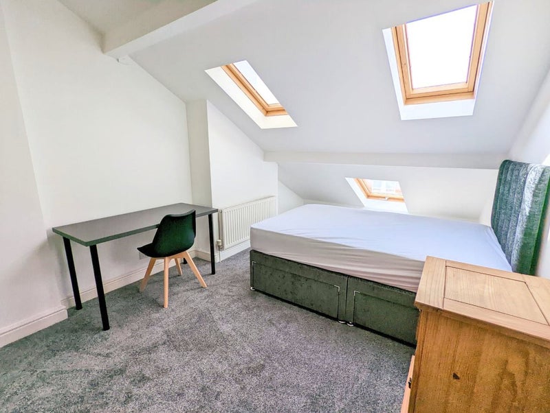 New Studio Flat in Edgbaston No Bills to Pay!' Room to Rent from SpareRoom