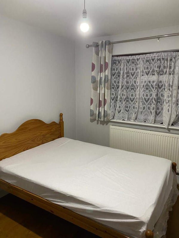 Photo 1: double bedroom