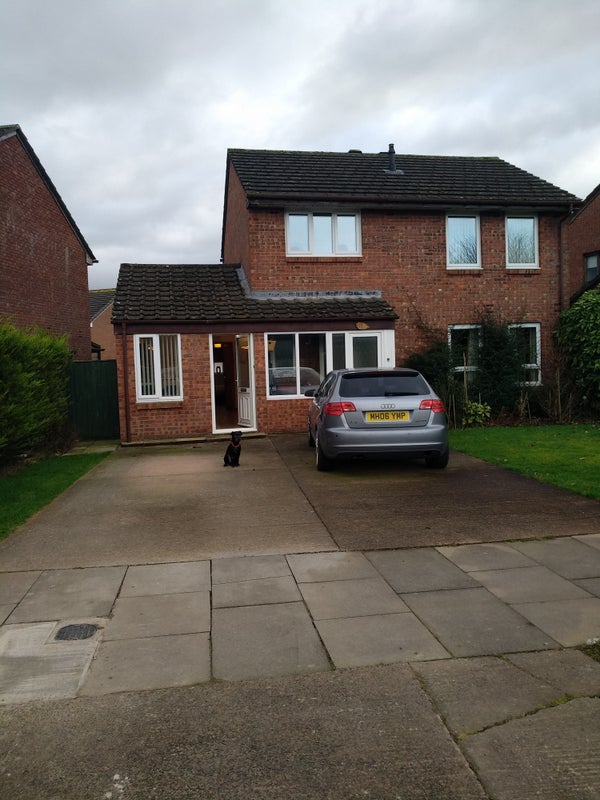 Photo 1: Currently Under Offer