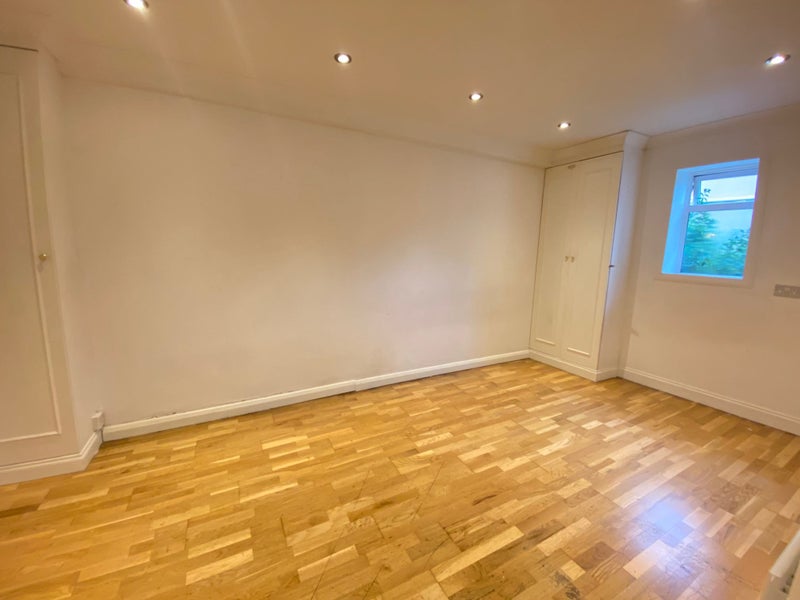 '**2 Bed House** Kensal Green** NW10 ' Room to Rent from SpareRoom