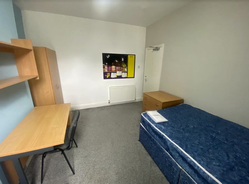 'Bills Included Double Room Near University Of Hull' Room to Rent from