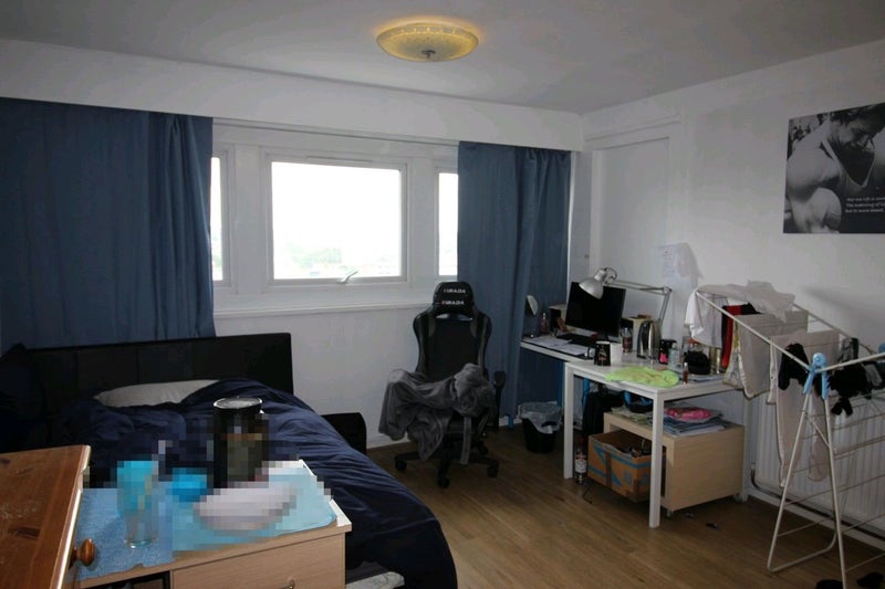 'Flat next to the new Birmingham central library ' Room to Rent from