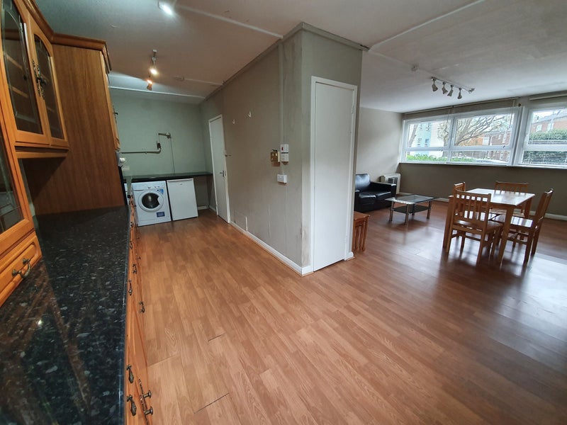 'Large one bedroom flat in Balham/tooting' Room to Rent from SpareRoom