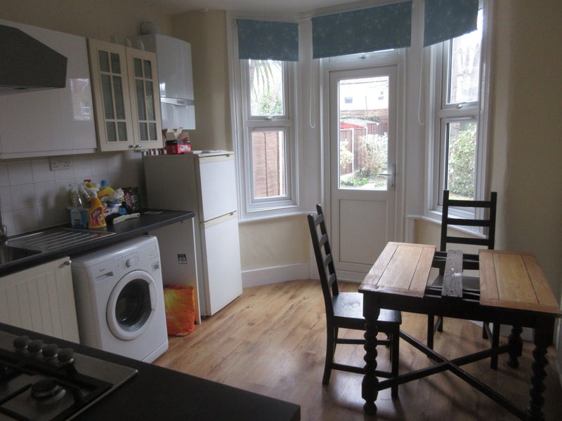 'Large 1 Bed Garden Flat Close Wansteadf Tube' Room to Rent from SpareRoom