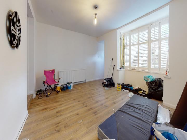 'Spacious studio in Croydon with private garden' Room to Rent from