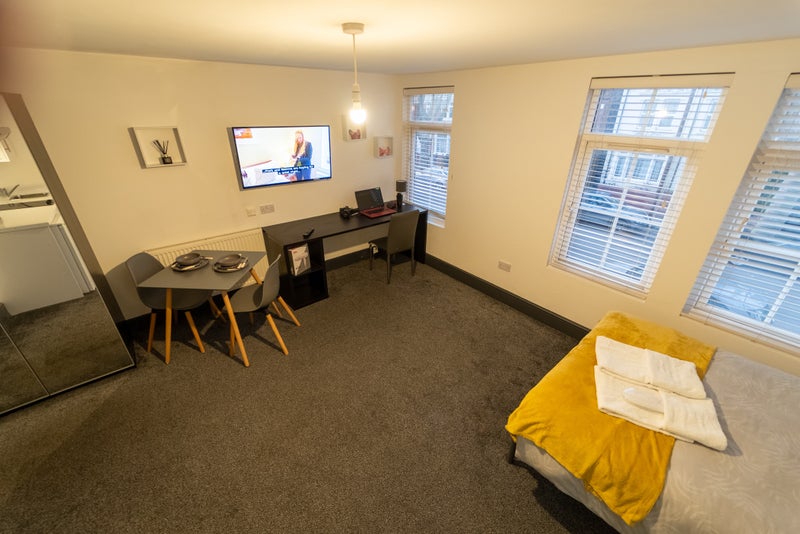 studio near Birmingham city centre! OFFER! ' Room to Rent from