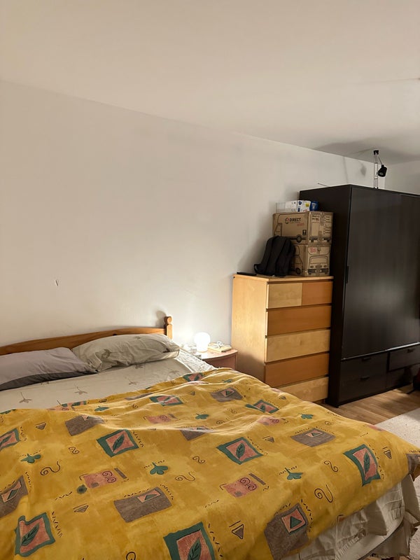 'Large Double Room 2mins from Vauxhall Station' Room to Rent from SpareRoom