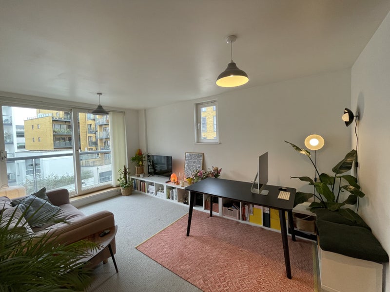 'Amazing 1 bed 1 bath apartment in Putney! ' Room to Rent from SpareRoom