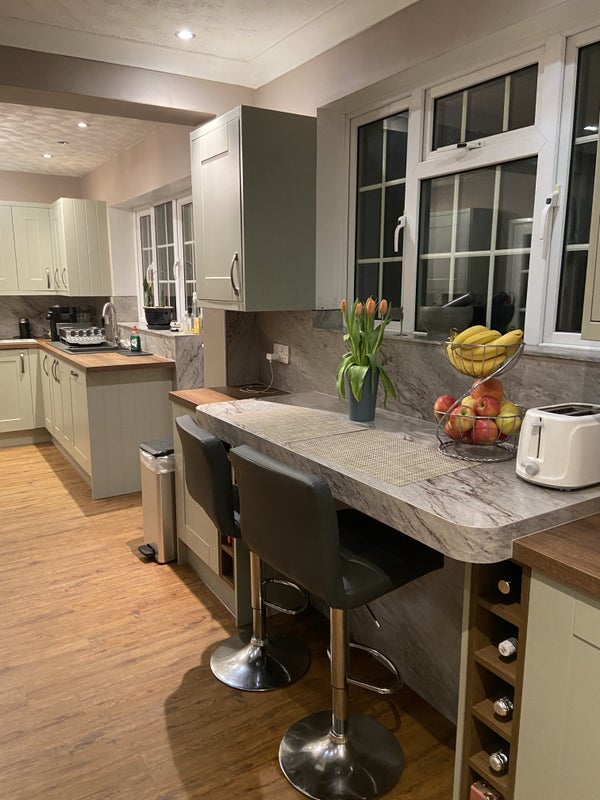 'Spacious double room for rent, bills included!' Room to Rent from