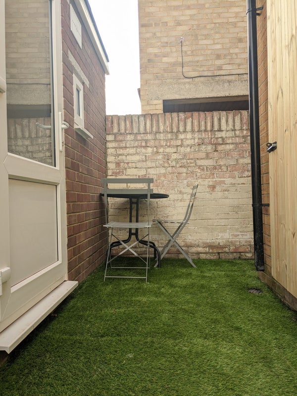 'Bright 1 Bed Flat with Private Garden' Room to Rent from SpareRoom