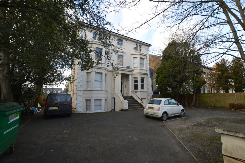 'Newly refurbished studio flat in Crystal Palace ' Room to Rent from