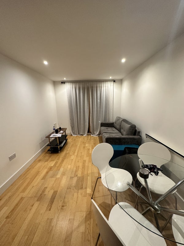 '1 bedroom flat in Leeds Dock Call the number ' Room to Rent from