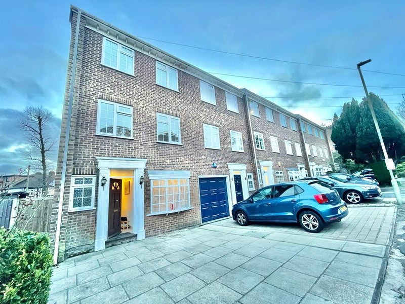 '4 Bed Townhouse Finchley Whole Property ' Room to Rent from SpareRoom