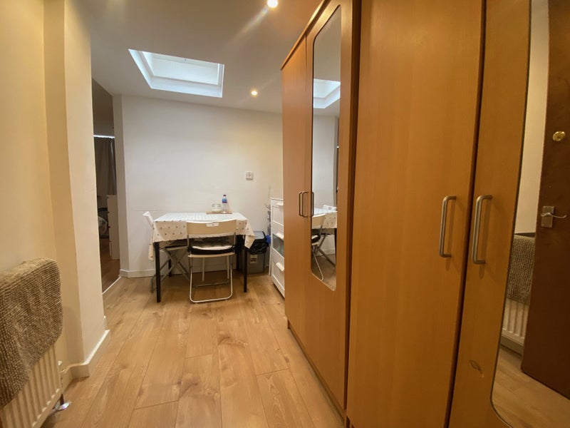 '**Studio Room** St Andrews** Acton** W3 ' Room to Rent from SpareRoom