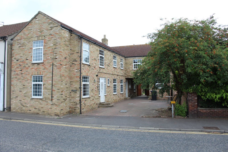 'Fully refurbished ensuite room available in Soham' Room to Rent from