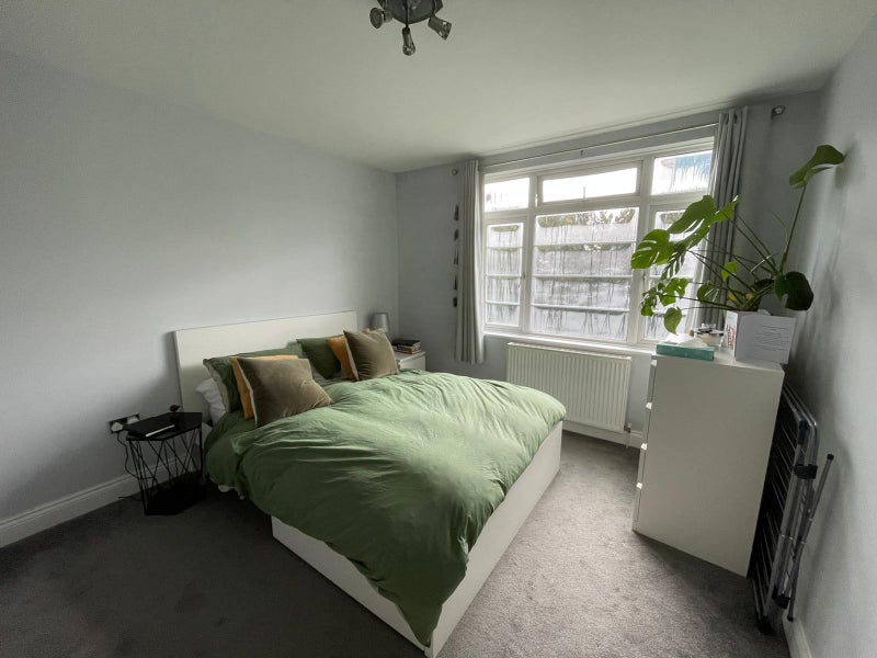 Photo 1: Bedroom picture 1