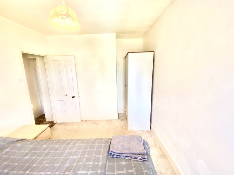 'Nice double room £155 per week ' Room to Rent from SpareRoom