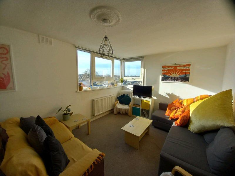 'Clapham South/Balham spacious room & flat' Room to Rent from SpareRoom