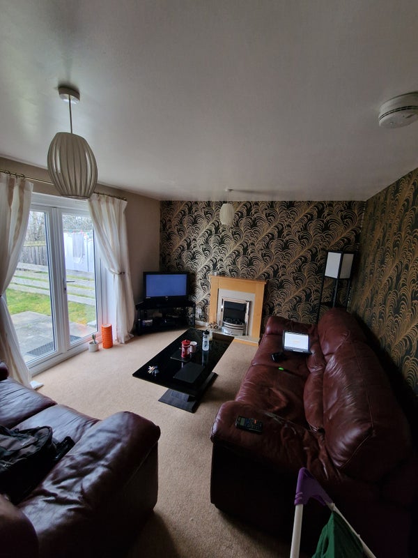 'Small double room available. 10mins from Inverness' Room to Rent from