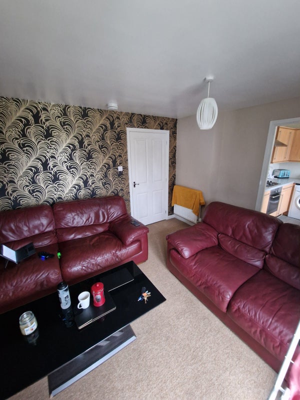 'Small double room available. 10mins from Inverness' Room to Rent from